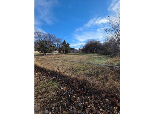 Thomas Boulevard, McLoud, OK 74851