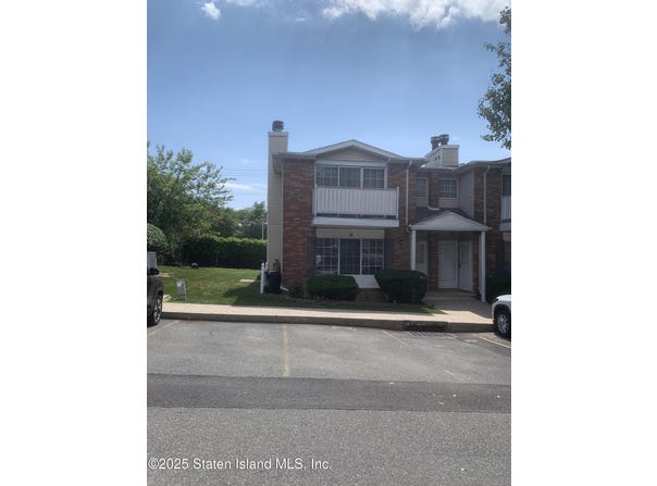 56 Saturn Lane, Staten Island, NY 10314