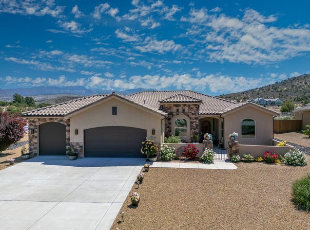 814 High Ground DR, Dammeron Valley, UT 84783