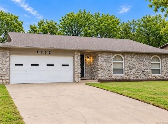 1932 W Toledo Street, Broken Arrow, OK 74012