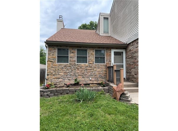 7239 N BALES Avenue, Gladstone, MO 64119