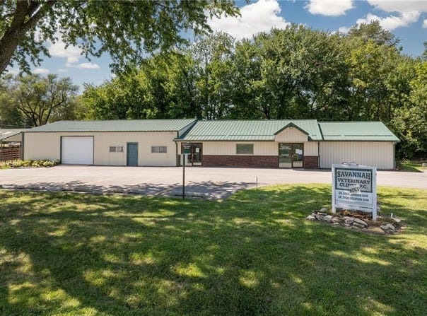1302 W US Highway 71, Savannah, MO 64485