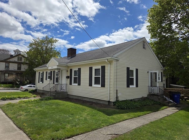 499 Maple St, Fall River, MA 02720