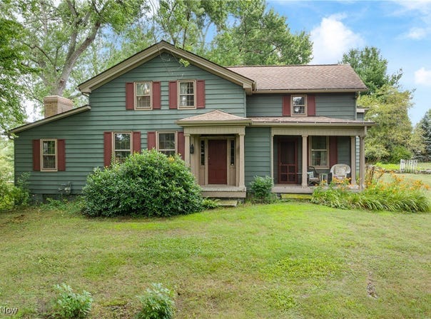 13130 Williamsburg Avenue NW, Uniontown, OH 44685