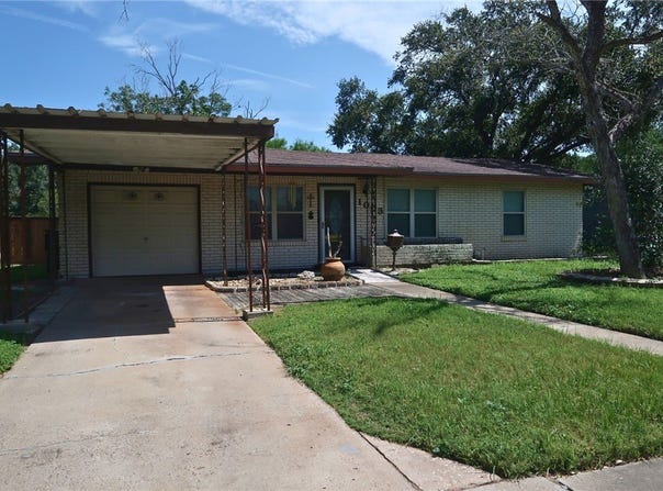 1003 Anderson Drive, Alice, TX 78332