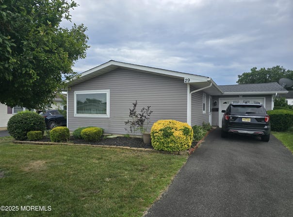 29 Keats Road, Brick, NJ 08724