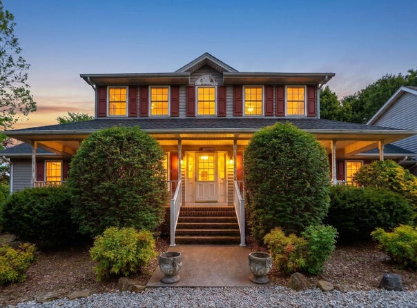 1057 ROCKFISH RD, Waynesboro, VA 22980