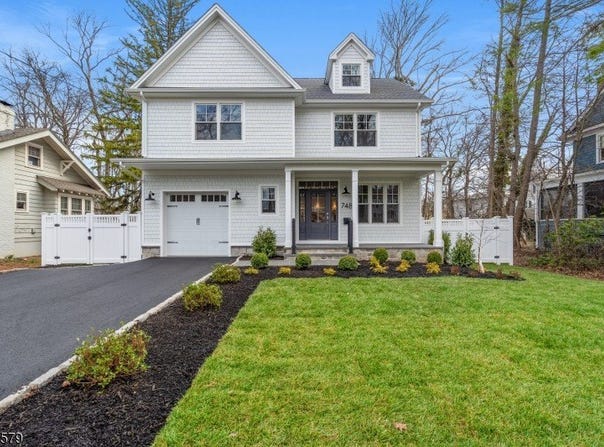748 Clark St, Westfield Town, NJ 07090-3933