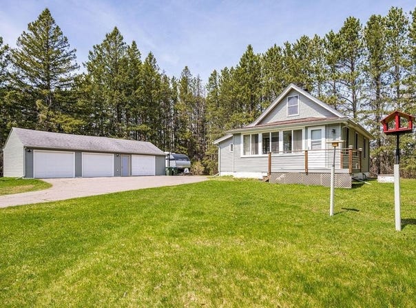7 North Cloquet Rd, Esko, MN 55733