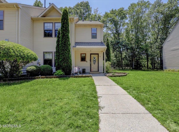 95 Azalea Circle, Jackson, NJ 08527