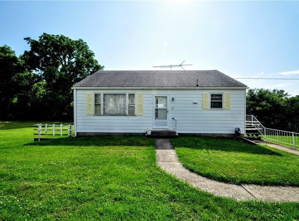 359 Dixon Blvd, Uniontown, PA 15401