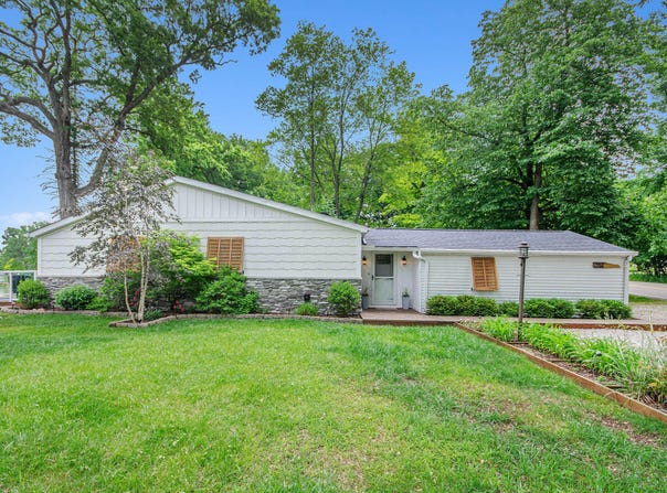 4449 Cordley Lake Road, Pinckney, MI 48169