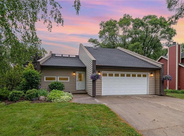 515 Koehler Road, Vadnais Heights, MN 55127