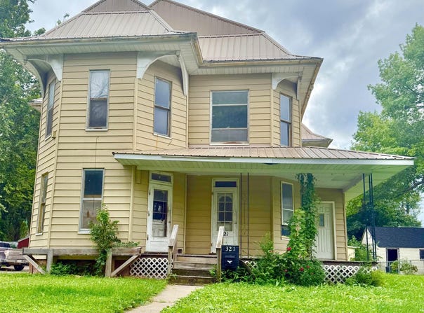 321 N C Street, Oskaloosa, IA 52577