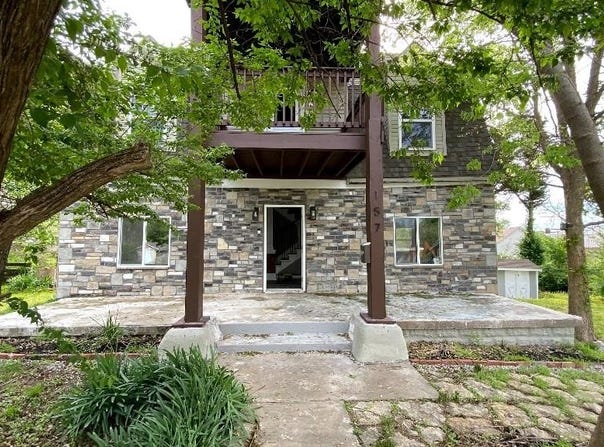 157 Clark Avenue, Bonner Springs, KS 66012
