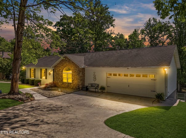 1502 Kathy Circle, Kingston, TN 37763
