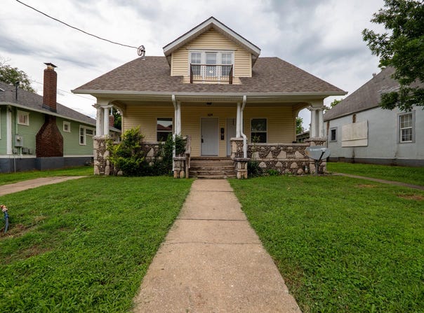 829 W Pershing Street, Springfield, MO 65806