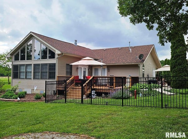 12720 Soaring Eagle Lane, Plainview, IL 62685