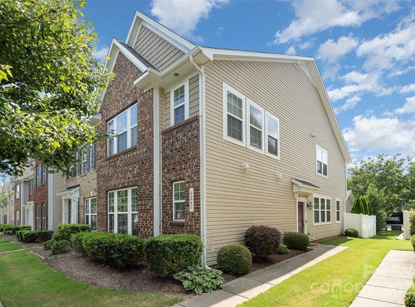 8245 Viewpoint Lane, Cornelius, NC 28031
