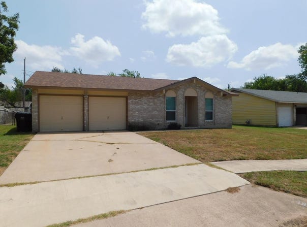 1902 Aberdeen Dr, Round Rock, TX 78664