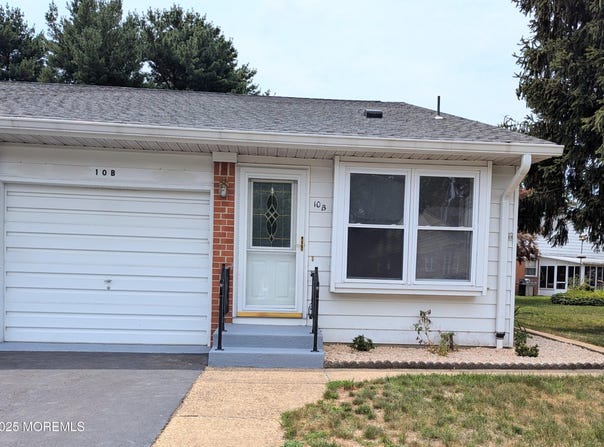 10b Independence Parkway, Whiting, NJ 08759