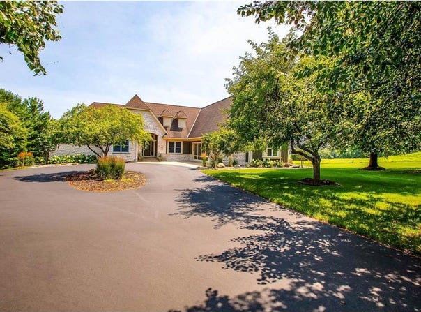 345 Lindsay Road, Troy Twp, WI 54016