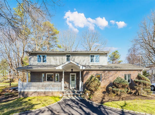 1170 Carlls Straight Path, Dix Hills, NY 11746