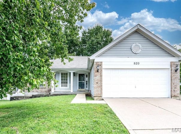 820 Fall Crown Lane, Fenton, MO 63026
