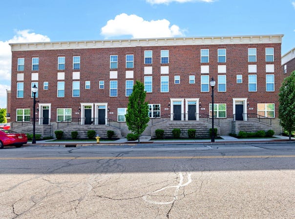 24 N Center Street, Springfield, OH 45502
