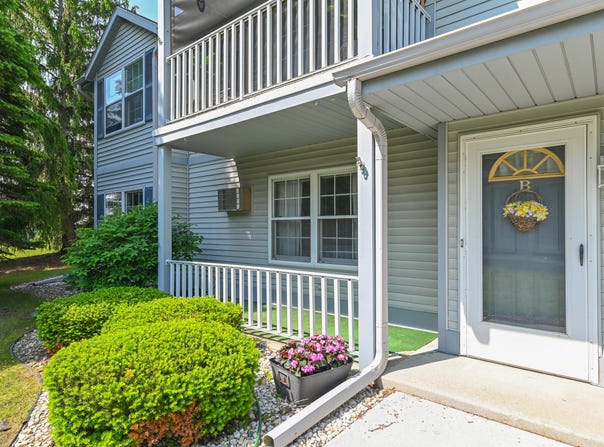 724 Worthington Ct, West Bend, WI 53090