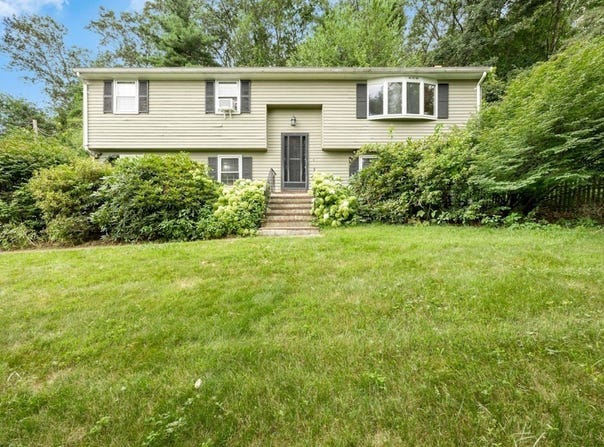 52 Framingham Road, Southborough, MA 01772