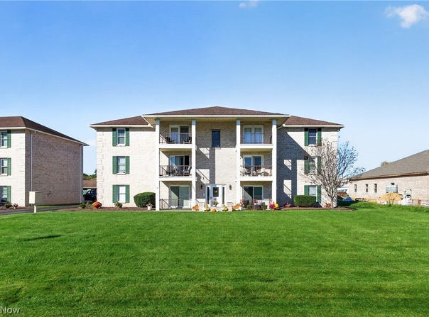 7350 Eisenhower Drive, Youngstown, OH 44512