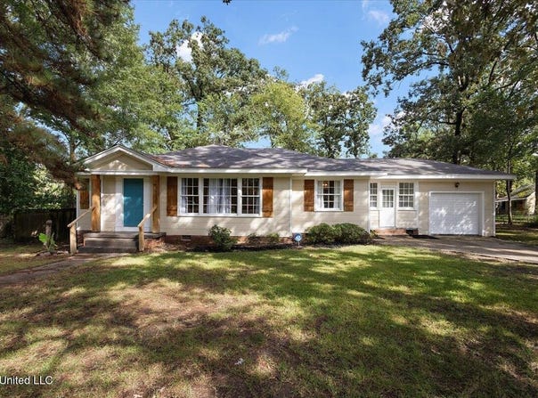 809 Oakwood Drive, Clinton, MS 39056