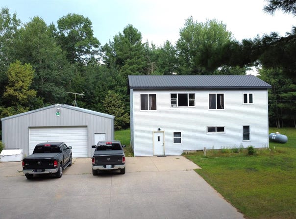 12126 S PINEVIEW Circle, SURING, WI 54174