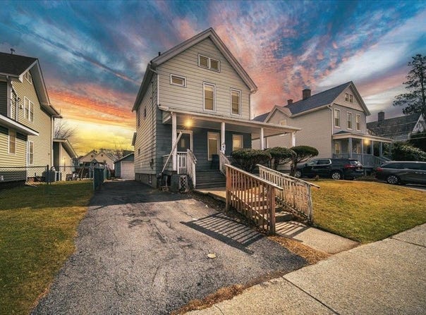 24 Crescent Place, Middletown, NY 10940