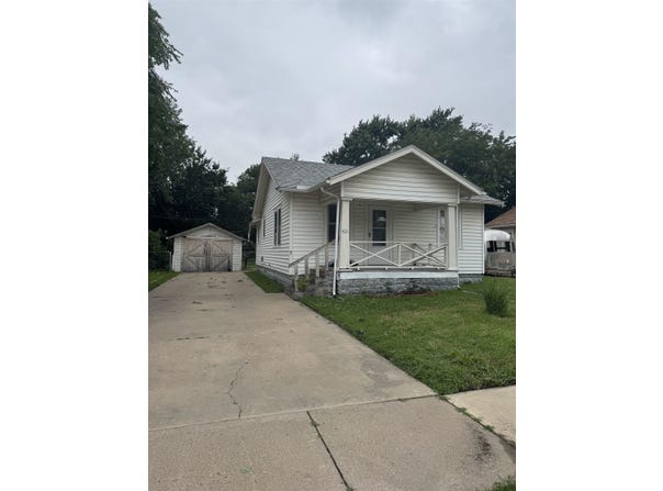 421 N EDWARDS, Wichita, KS 67203