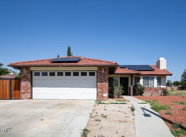 44858 Laszlo Street, Lancaster, CA 93534