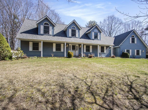 8894 Lakeshore Avenue, West Olive, MI 49460