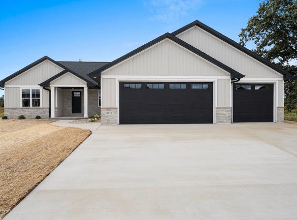 3218 WILLOW Road, GREEN BAY, WI 54311-0000