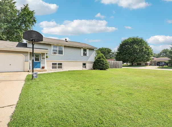 3323 Spruce Street, Janesville, WI 53546