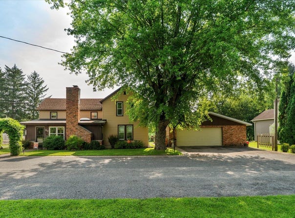86 6th St, Hokah, MN 55941