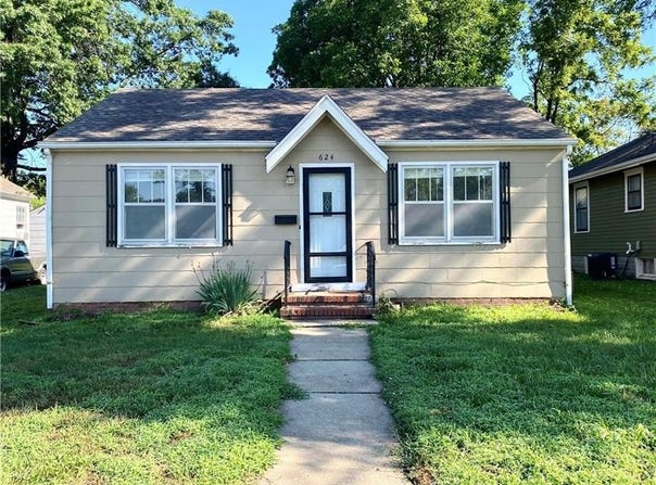 624 W 26th Street, Higginsville, MO 64037