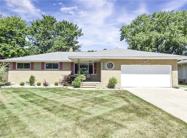 6982 Middlebrook Boulevard, Middleburg Heights, OH 44130