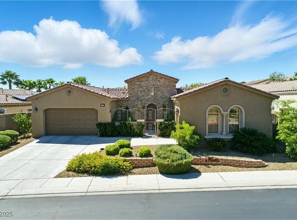 7427 Salvadora Place, Las Vegas, NV 89113