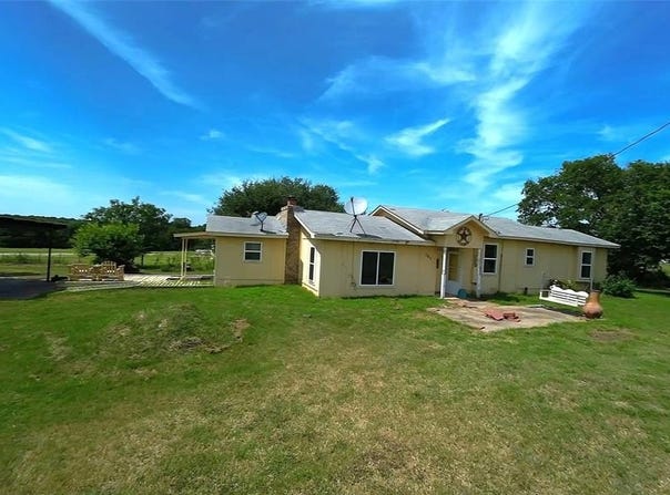 797 Poor Farm Road, Franklin, TX 77856
