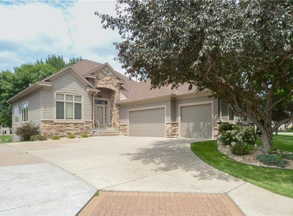 2380 Lehman Lane NE, Blaine, MN 55449
