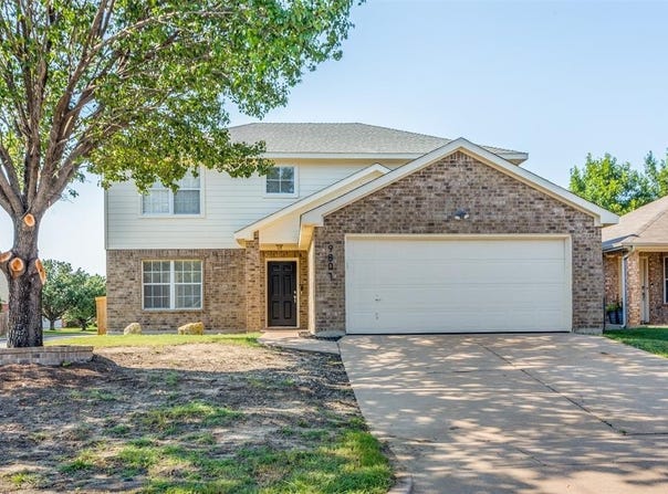 9801 Stoney Bridge Road, Fort Worth, TX 76108