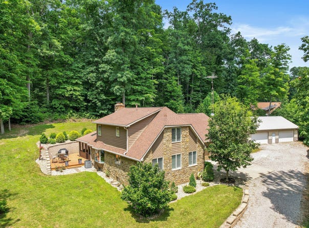 3750 S Whitehorse Road, Nashville, IN 47448
