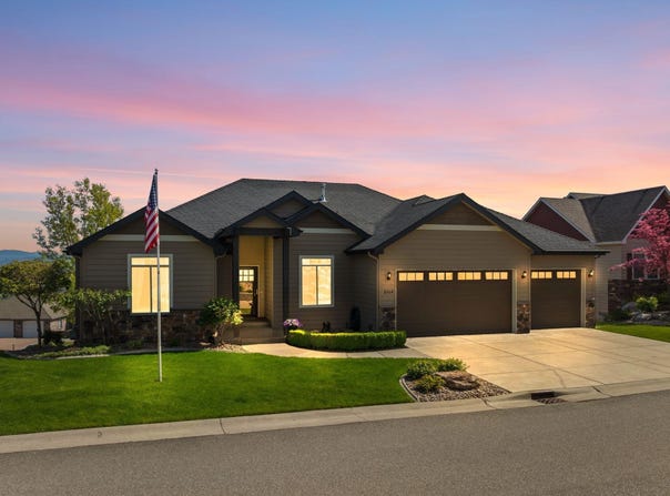 8504 E Black Oak Ln, Spokane, WA 99217