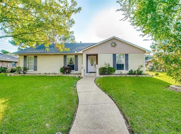 1923 Sierra Drive, Lewisville, TX 75077